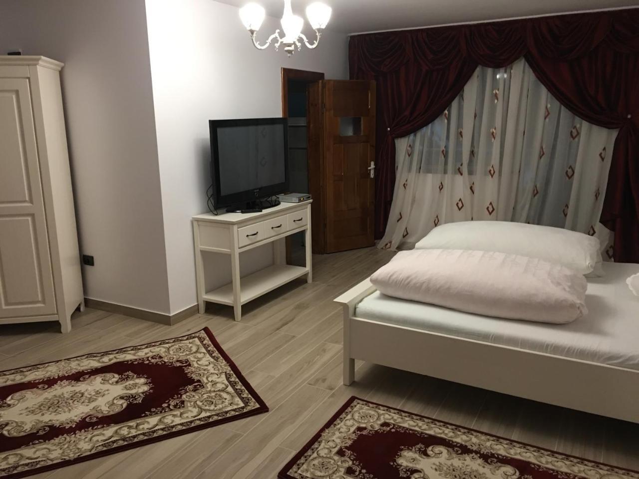 Hotel Casa Avram à Sucevita Extérieur photo